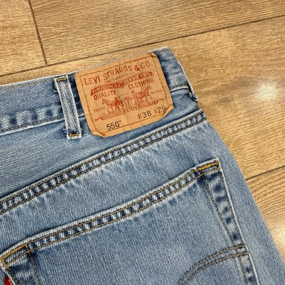 Levis 550 Relaxed Fit Jeans Mens 38x29 Blue Denim Medium Wash 00550-4891‎